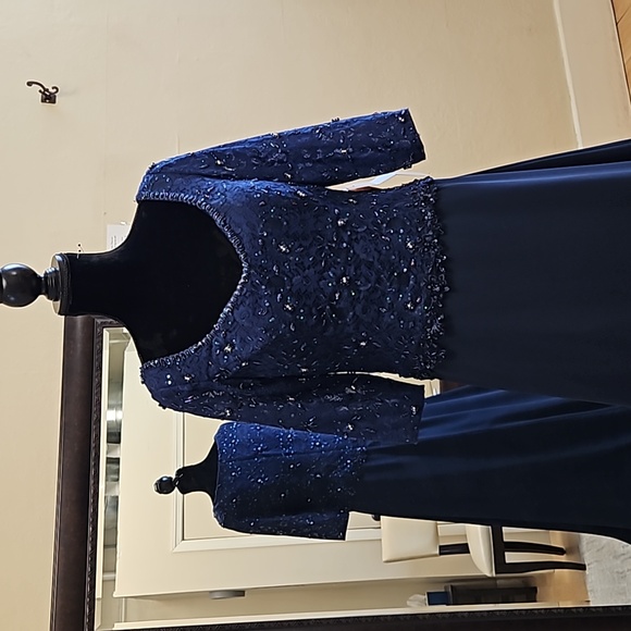 Size 10 to 12 bright navy blue lace/chiffon mother of bride/groom formal NWT - Picture 3 of 14